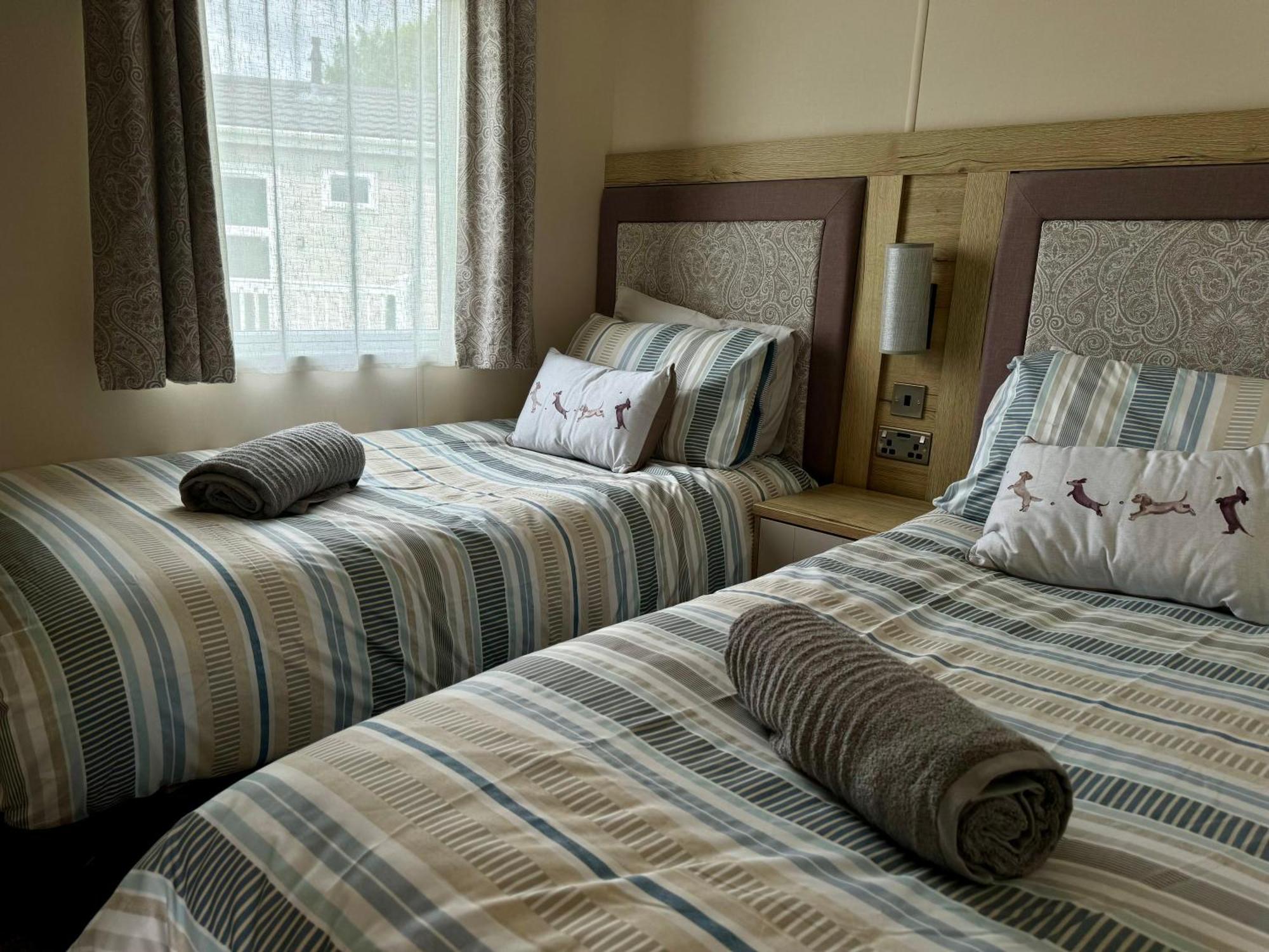 Paws Lodge, Hot Tub, Pet Friendly 南塞尔尼 外观 照片