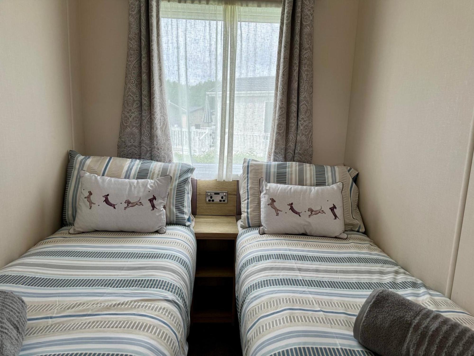 Paws Lodge, Hot Tub, Pet Friendly 南塞尔尼 外观 照片